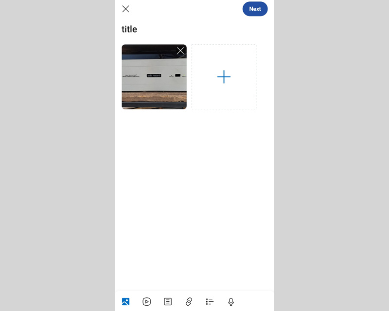 How to post on Reddit | Select an image and enter a title<br>